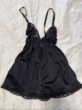 Vintage Bill Blass Black Lace-Trim Silk Chemise